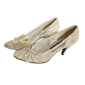 Stuart Weitzman for Mr Seymour Mesh and Leather Heels Snake Skin Bow Detail 🐍